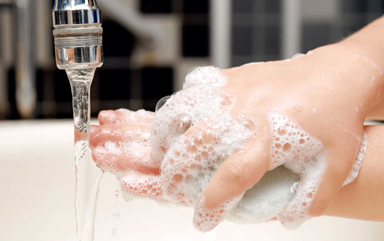 lavado de mans para evitar vermes